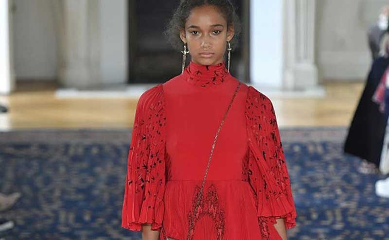 Fashion Intern Queen Inc B A In Architecture Clemson University August 2006 Minored Business Because I