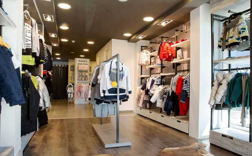 Новая рига аутлет виладж борк. Хендерсон аутлет гулливер. Гулливер магазин одежды. Карл лагерфельд аутлет белая дача. Гулливер белая дача аутлет.